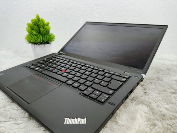 Lenovo Thinkpad T440s - Image 2